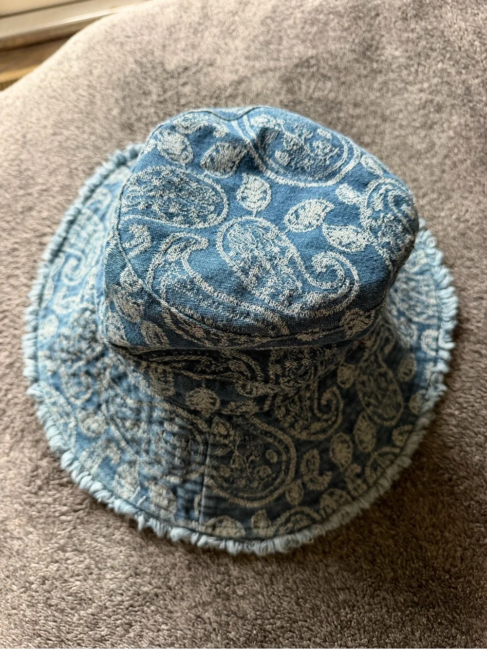 Zara bucket hat